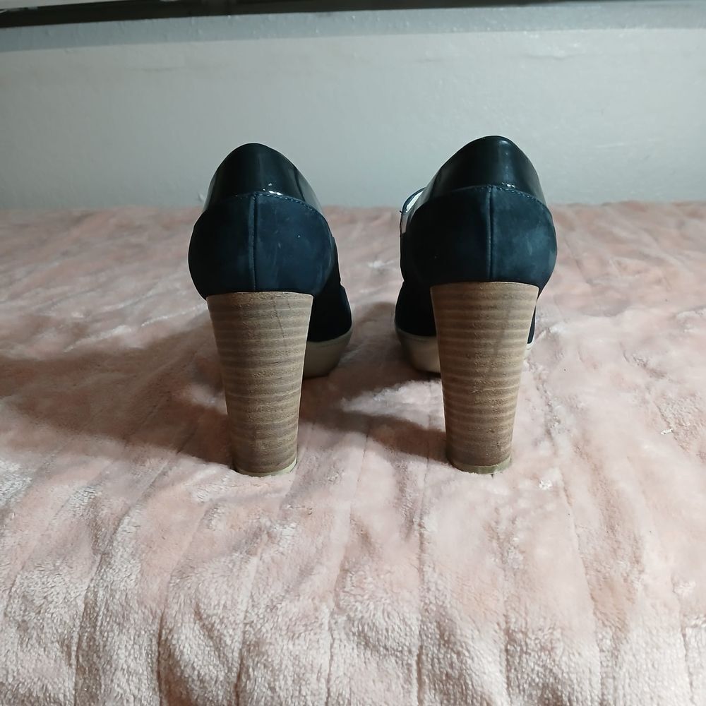 Tod's Black and Cream Mary Jane Heels with Thick Heel Size 37 - Picture 4 of 8